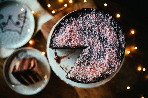 On the Table: Frosted Peppermint Cake