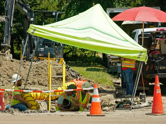 Outdoor workers with little shade